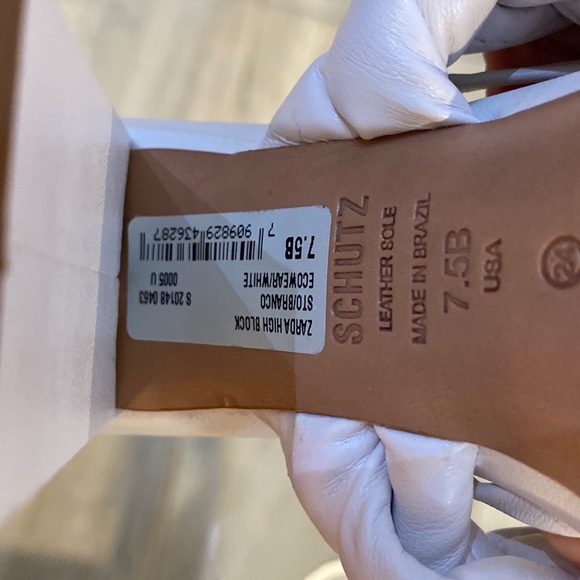 Schutz white block sandal heels - Picture 3 of 3